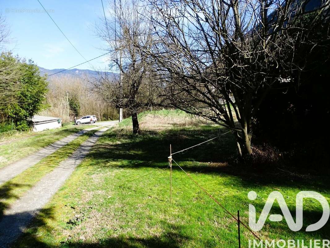 Terrain 844 m² à Epierre  - photo 3