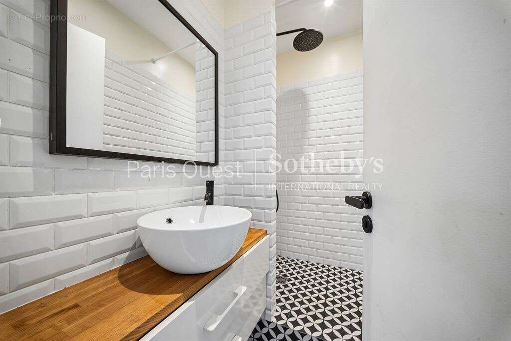 Appartement à NEUILLY-SUR-SEINE