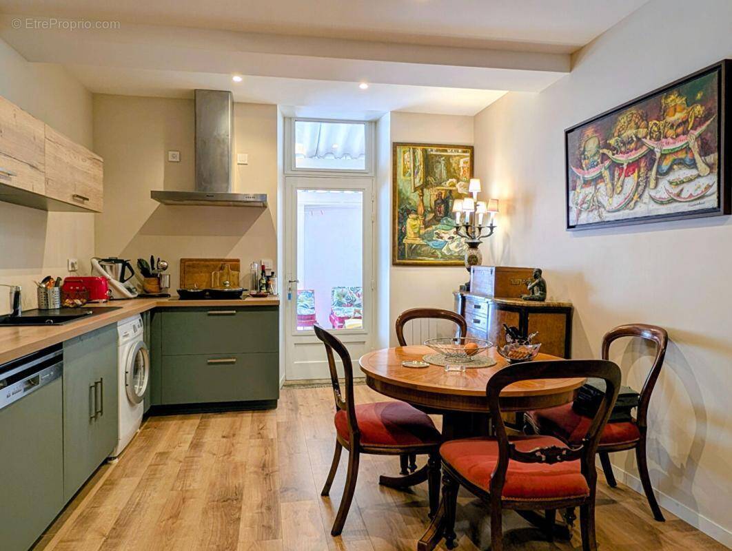 Appartement à CAZERES