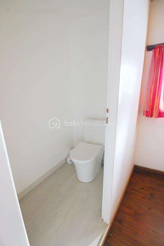 Maison à SAINT-JEAN-DU-BRUEL