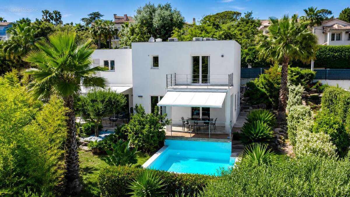 Maison à FREJUS