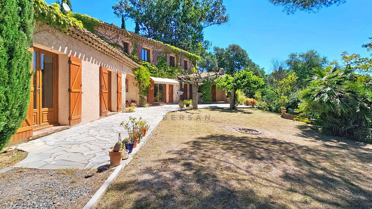 Villa  de charme a la tour de mare  frejus a l'abri des regards - photo 18