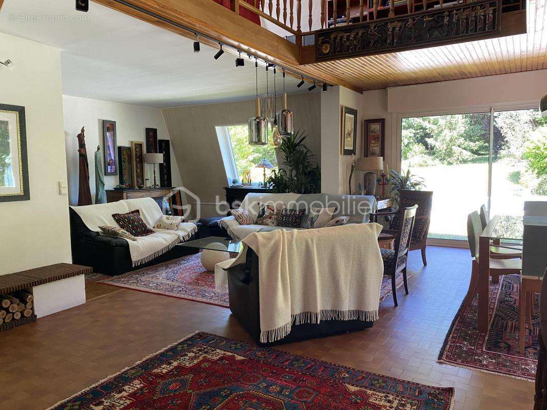 Maison à SAINTRY-SUR-SEINE