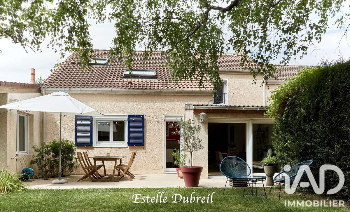 Photo 2 - Maison à VOISINS-LE-BRETONNEUX