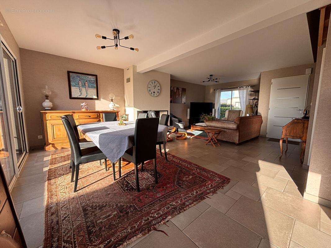 Maison à SAINT-MELOIR-DES-ONDES