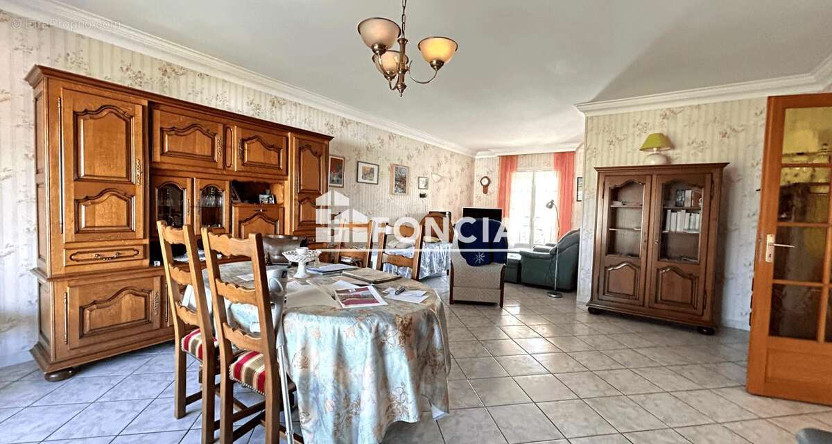 Maison à SAINTE-LIVRADE-SUR-LOT