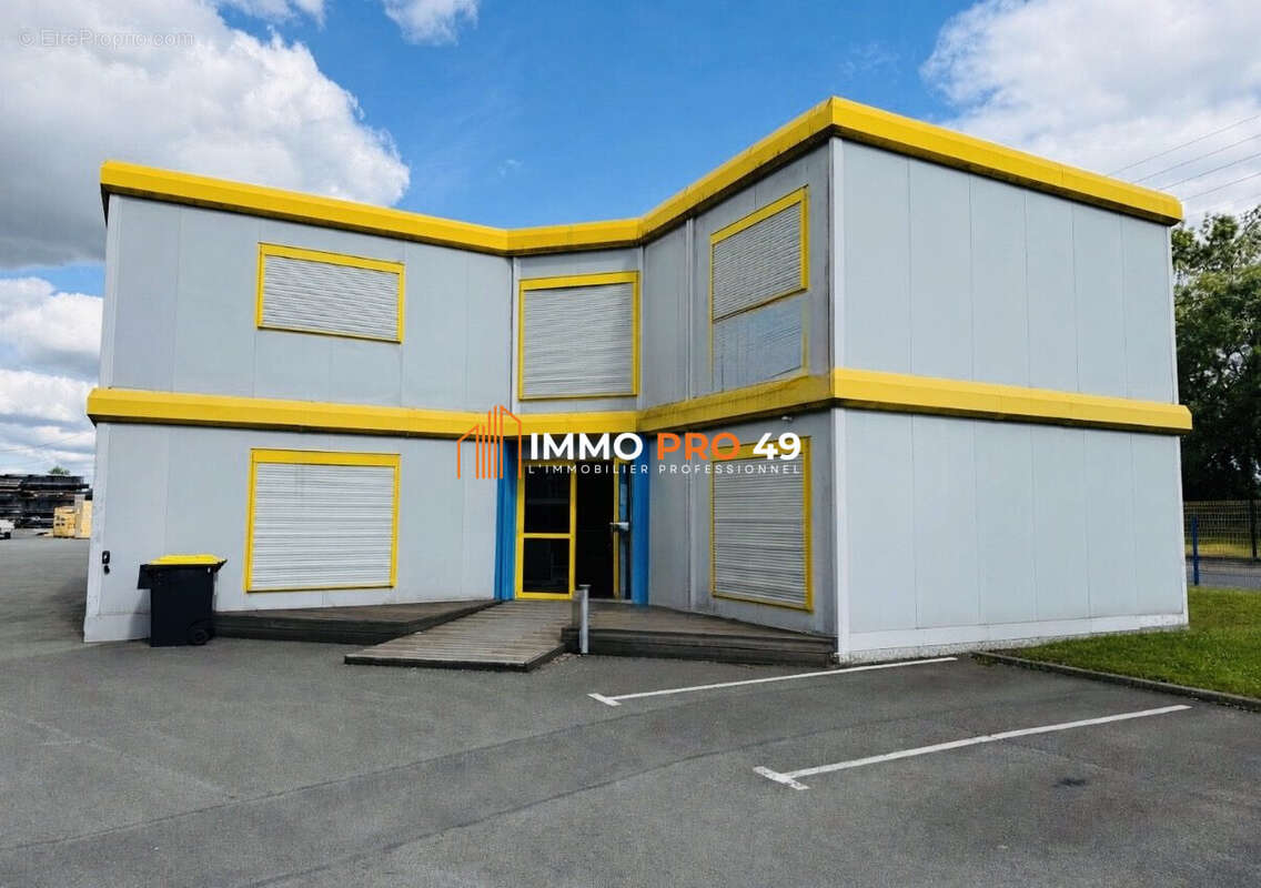 Commerce 3300 m² à Saint-Macaire-En-Mauges  - photo 4