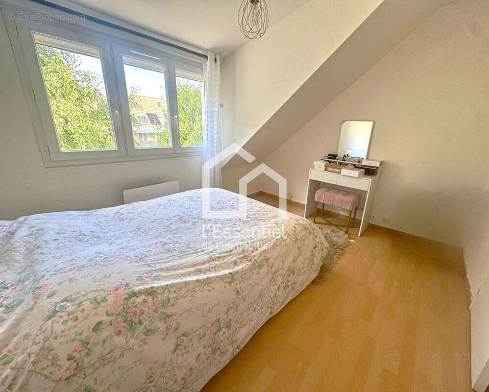 Maison à VERNEUIL-SUR-SEINE