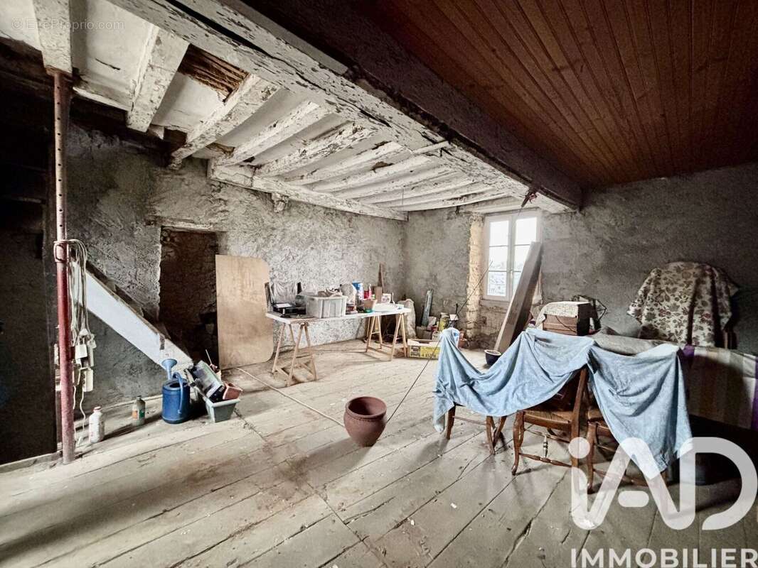 Photo 6 - Maison à AMBRIERES-LES-VALLEES