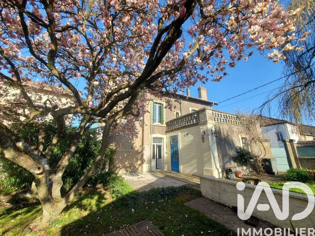 Maison 188 m² à Neuves-Maisons  - photo 3