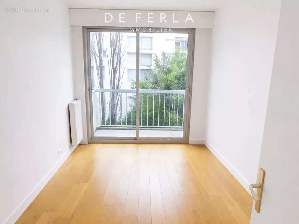 Appartement à PARIS-15E
