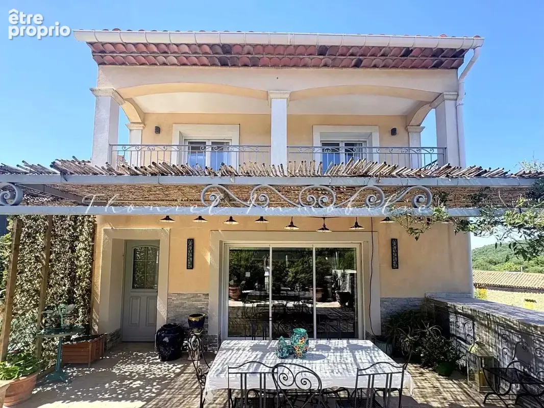 Maison de caractère avec piscine et garage à vendre à La Garde Freinet - photo 12