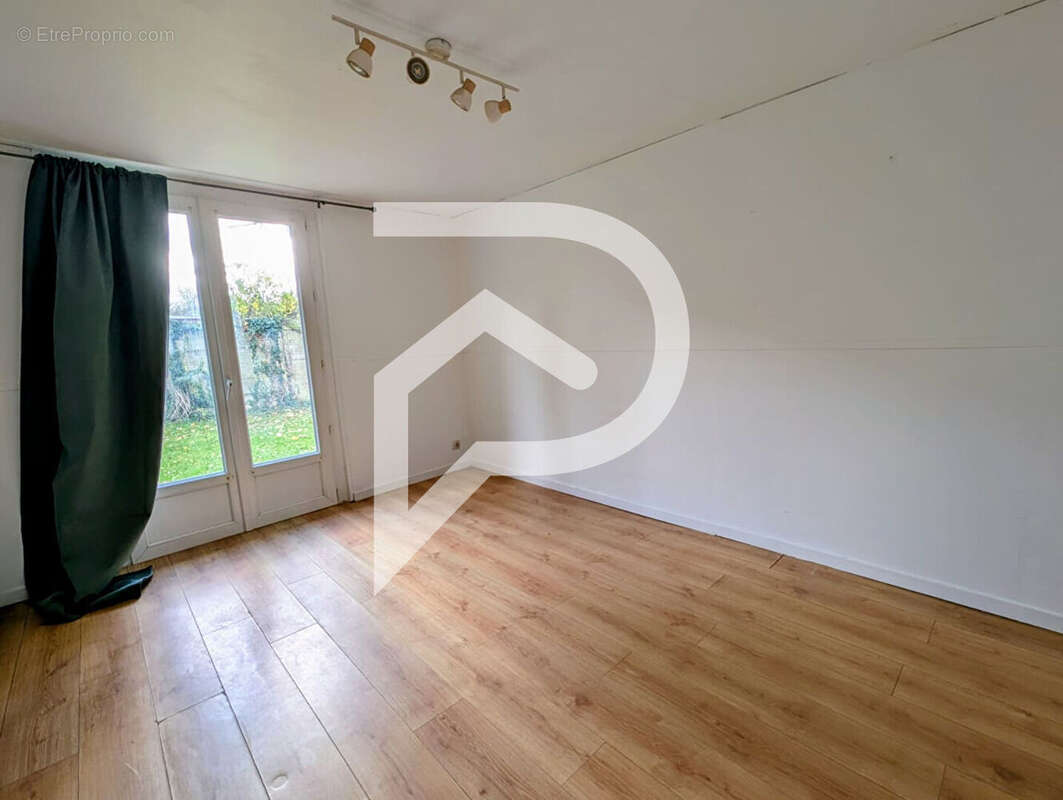 Maison à SAINT-SULPICE