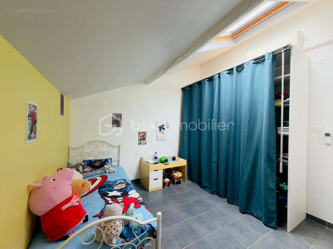 SORGUES – Maison familiale de 150 m² – Autonomie en eau et en électricité – Piscine, spa, suite parentale et fort potentiel d'év - photo 8
