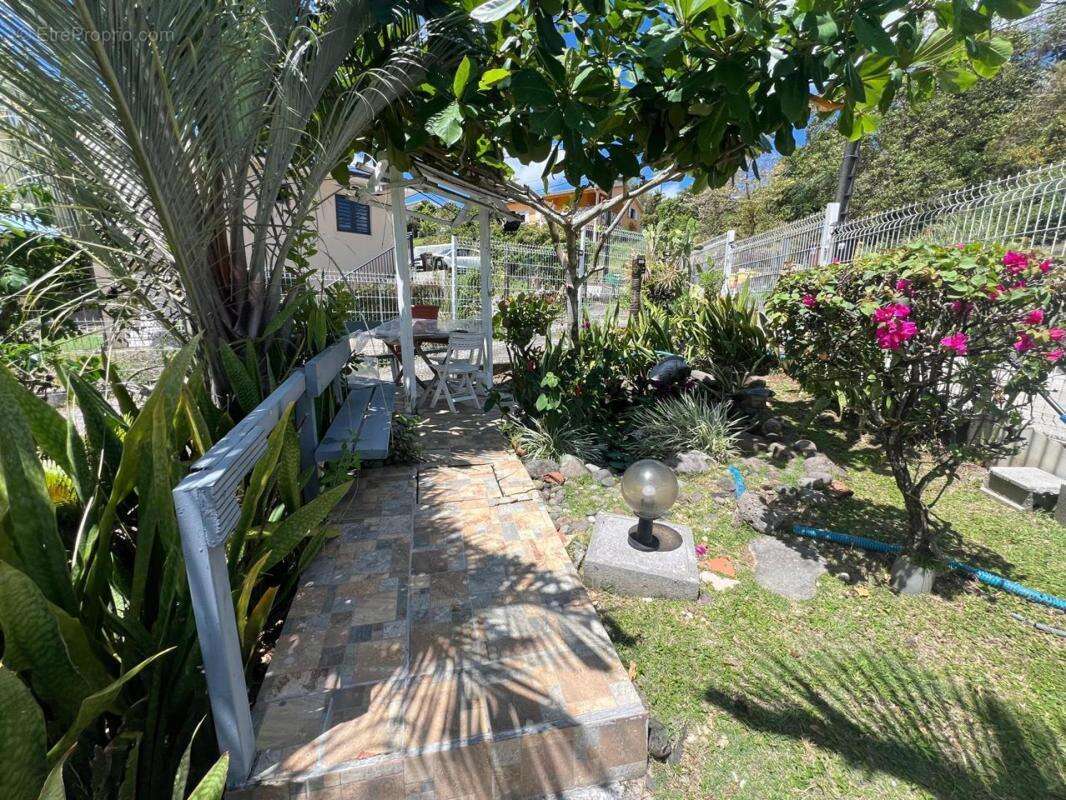 A VENDRE : Maison T3 + T2 - Ducos (97224) - photo 18