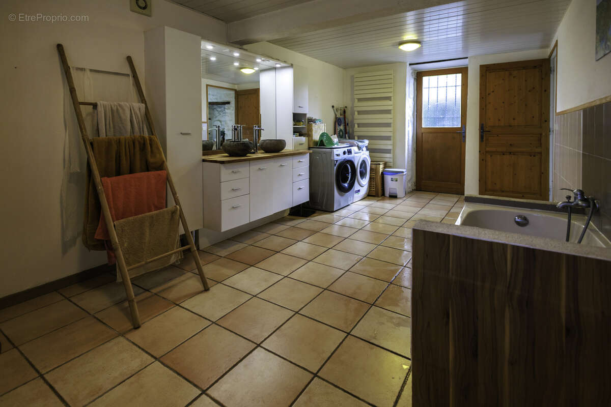 Maison à SAINT-ELOY-LES-MINES