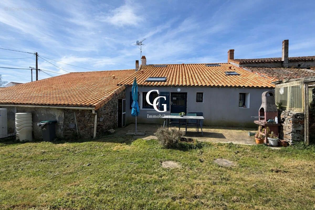 Maison à VIEILLEVIGNE