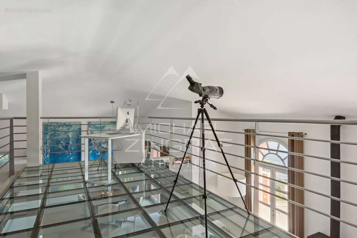 Maison à THEOULE-SUR-MER