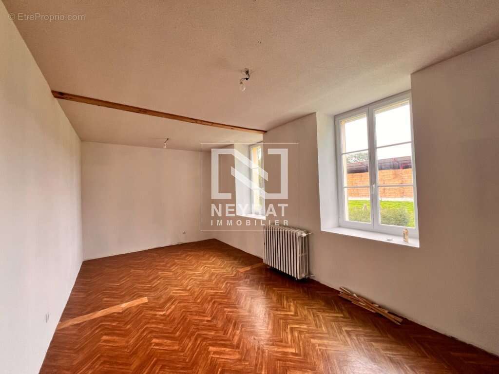 Maison à SAINT-LEGER-DU-BOIS