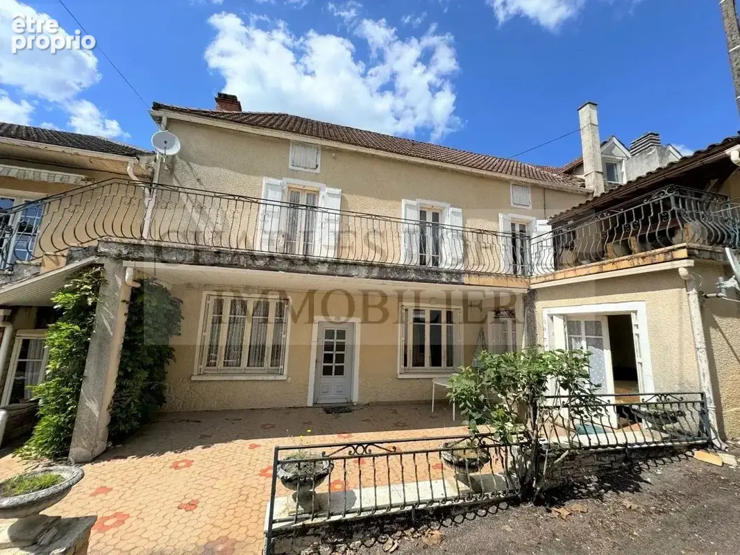 Ensemble immobilier situé à 5 minutes d'un village en Bouriane avec tous commerces - photo 2