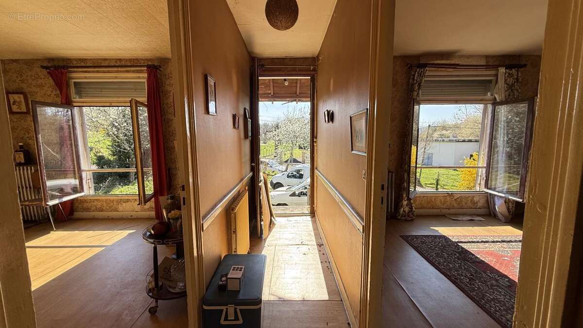 Maison à SAINT-PARDOUX-LA-RIVIERE