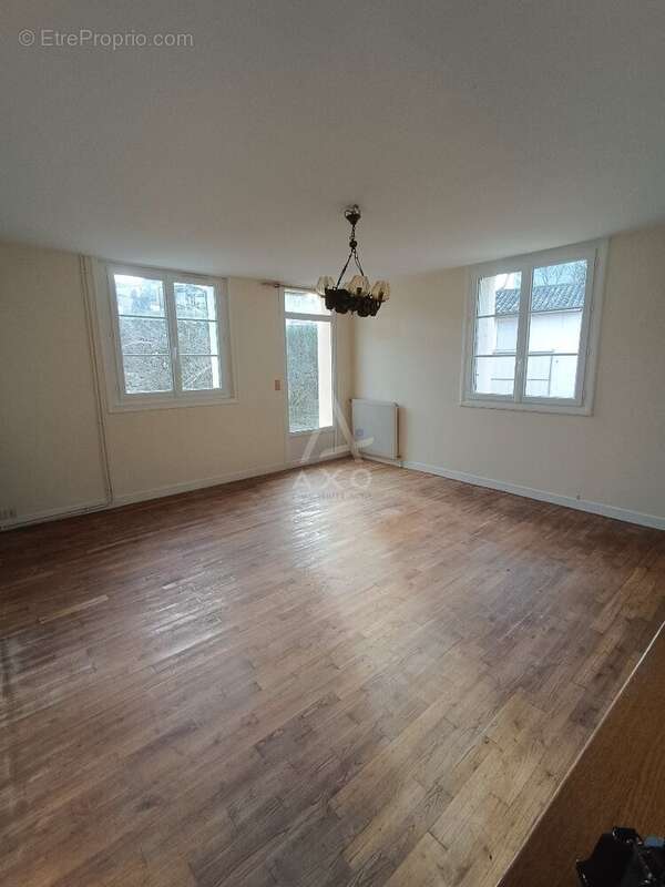 Maison 103 m² à Saint-Yrieix-Sur-Charente  - photo 5