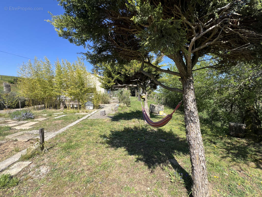 Maison à SAINT-ROMAIN-DE-LERPS