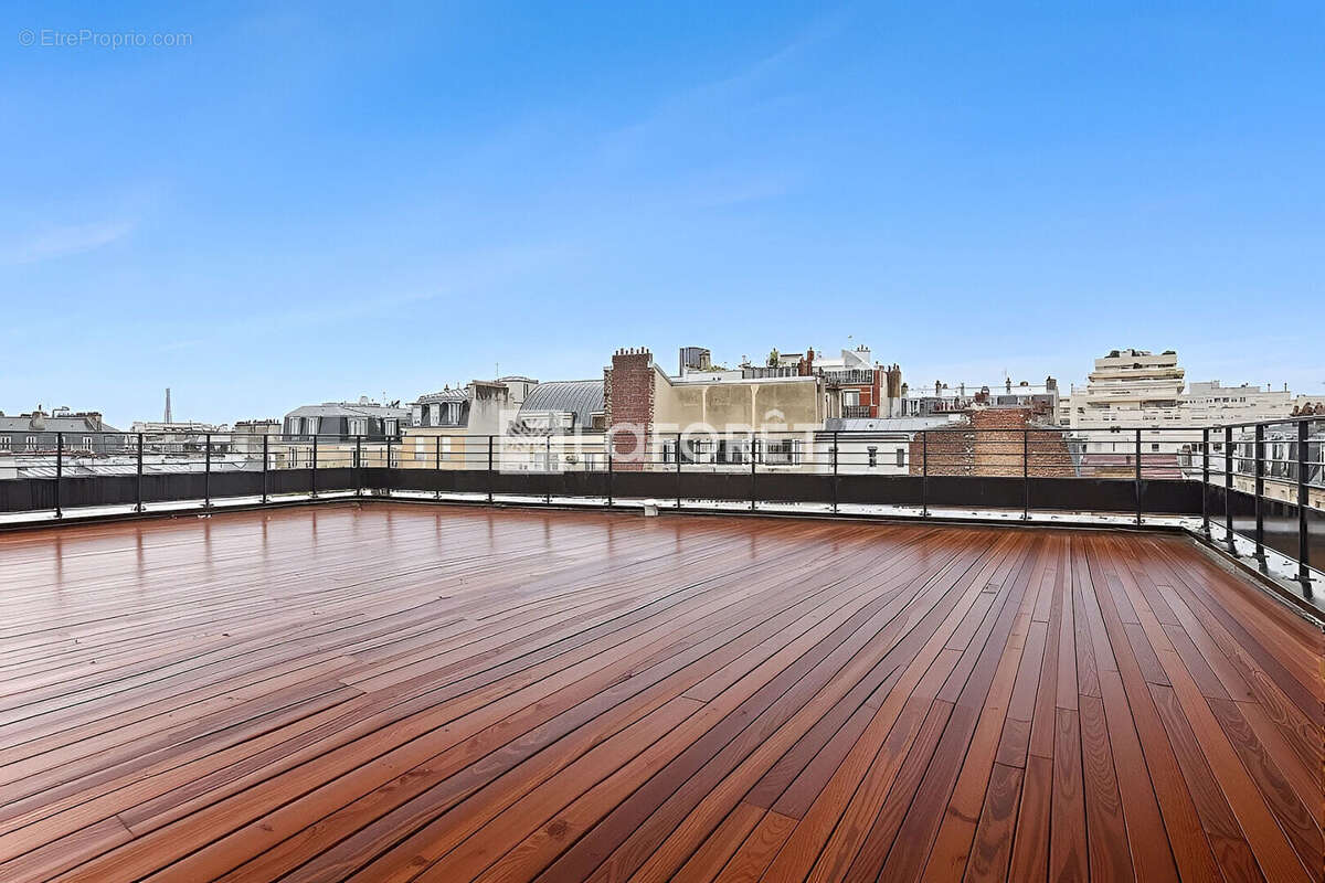 Appartement à PARIS-14E