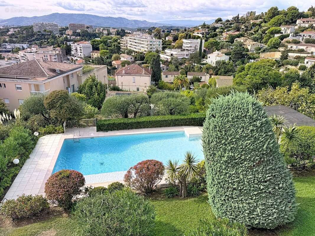 Appartement à LE CANNET