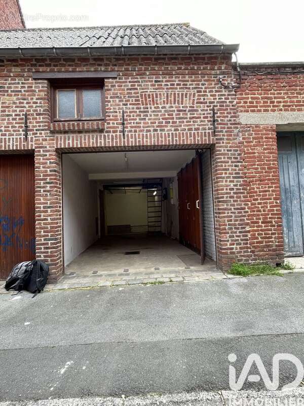 Photo 4 - Parking à HAZEBROUCK
