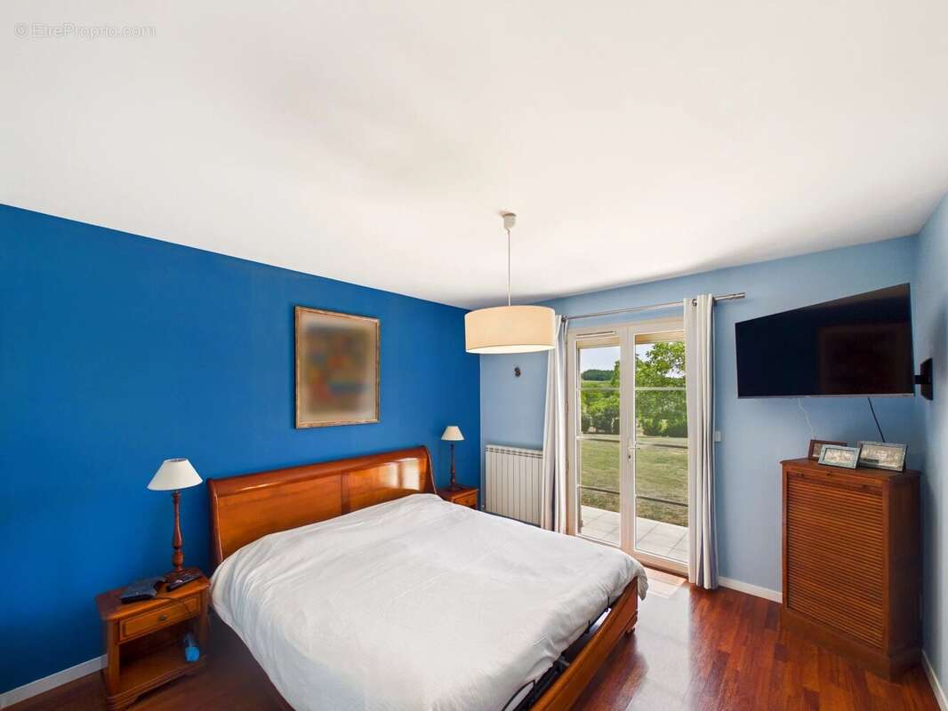 Superbe Villa Contemporaine avec Piscine, Vue Panoramique et Excellente Performance Énergétique - photo 12