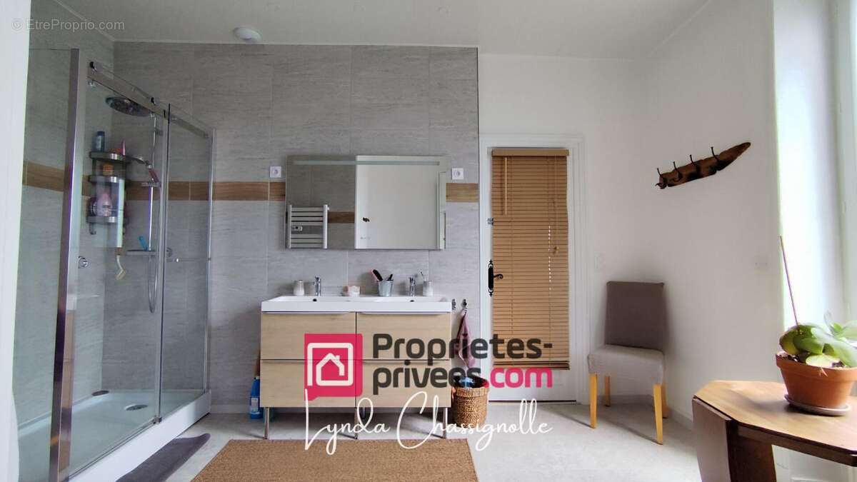 Maison à Vougy - Entièrement rénovée - 5 chambres - photo 13
