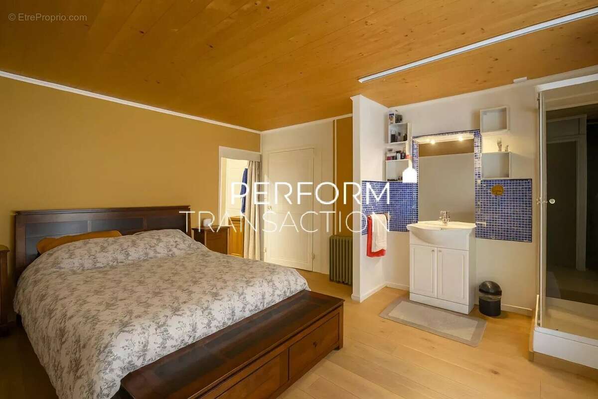 Maison à NOTRE-DAME-DE-VAULX