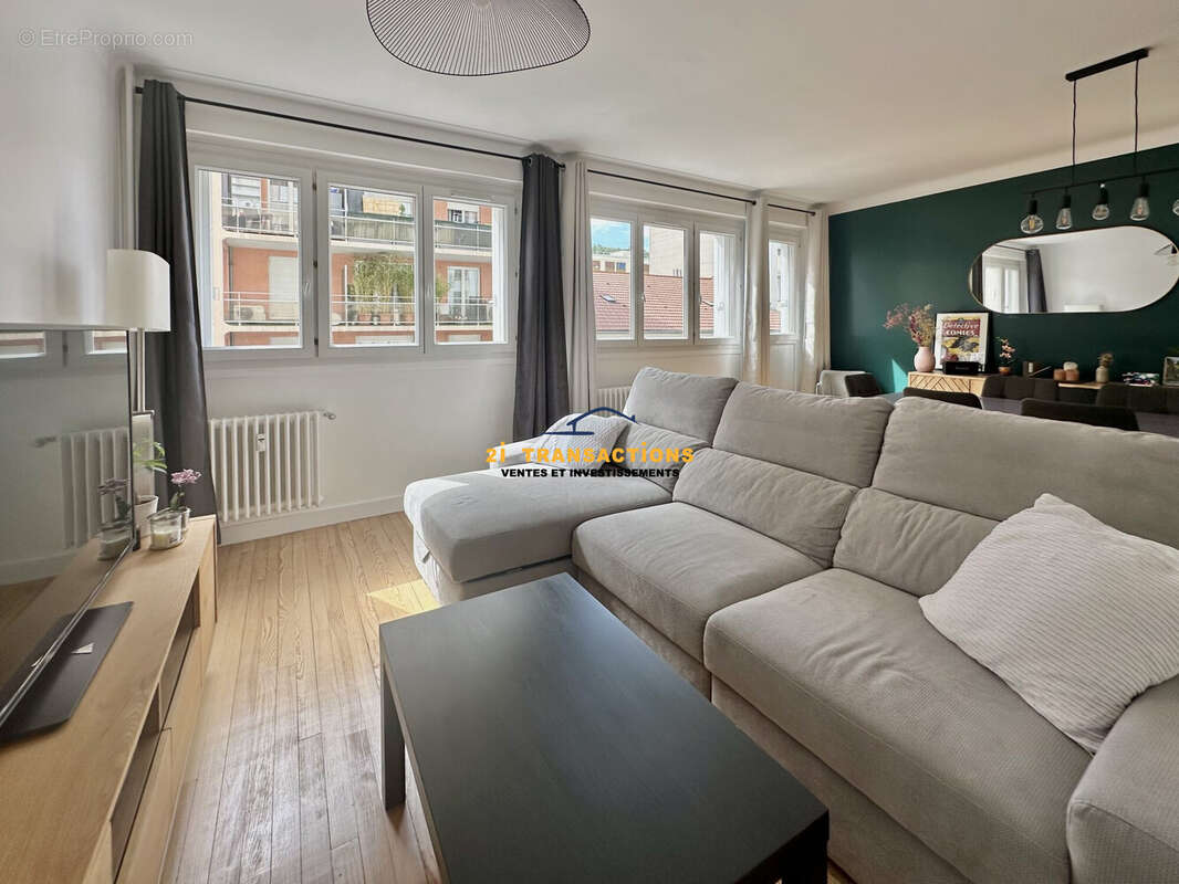 Appartement à SAINT-ETIENNE