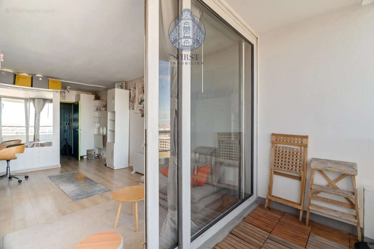 Appartement à PARIS-18E