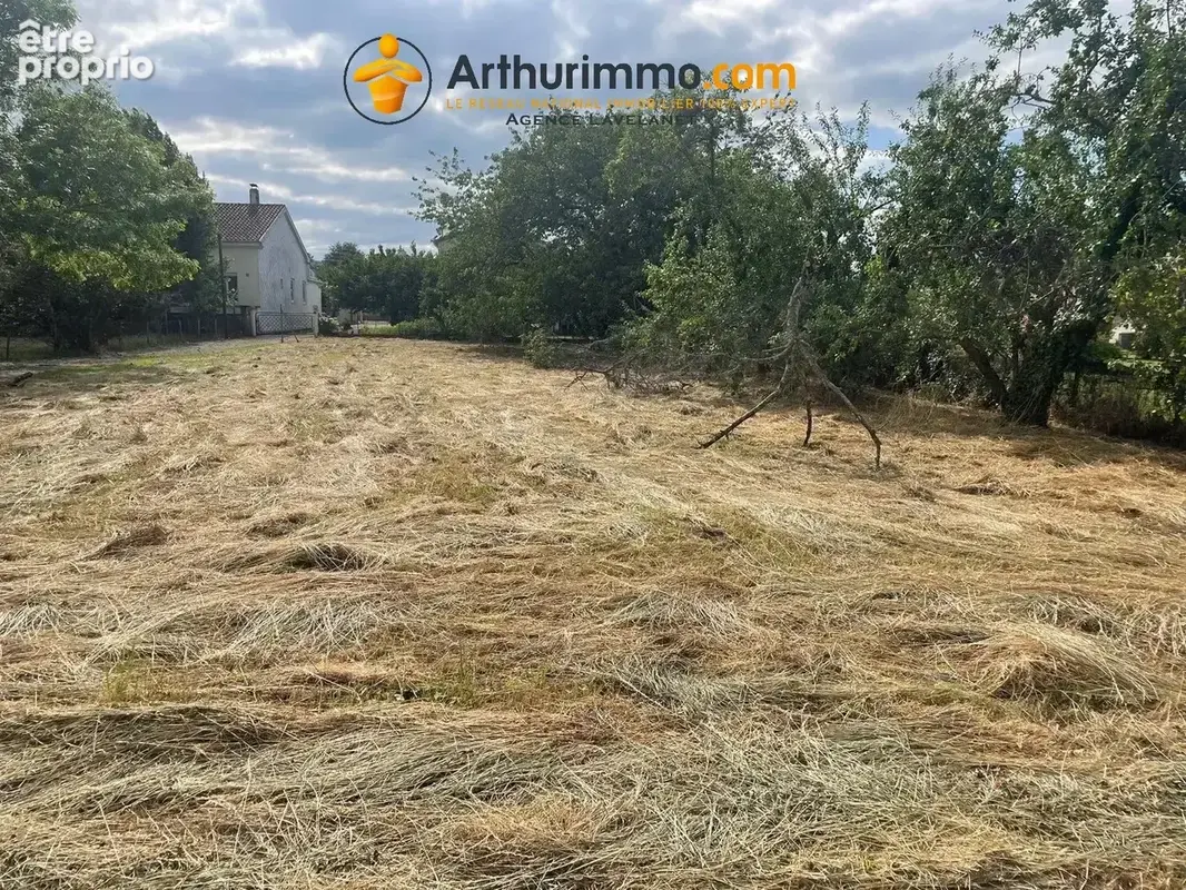 Terrain constructible et plat à vendre à Laroque-d'Olmes - photo 1