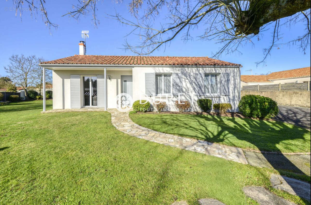 Maison à BOUSSAY