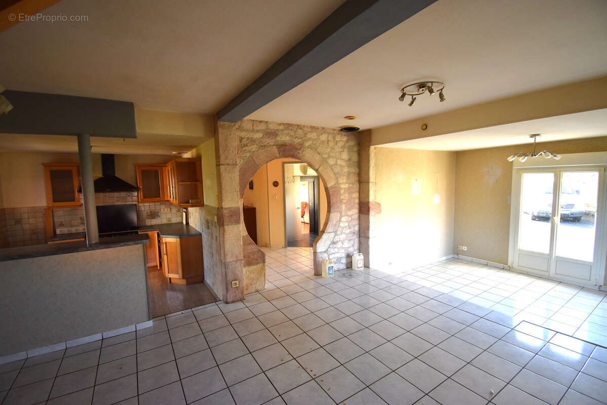 Maison à SAINT-SAUVEUR