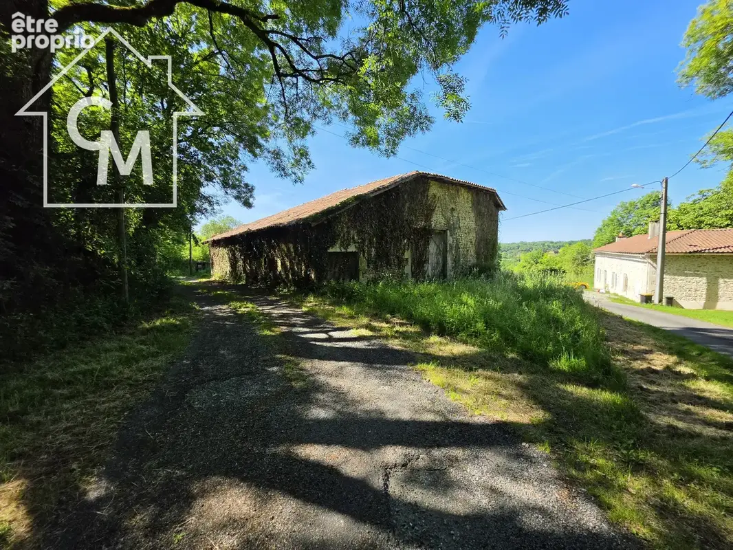 Maison à rénover avec dépendances et grange   alloue - photo 26