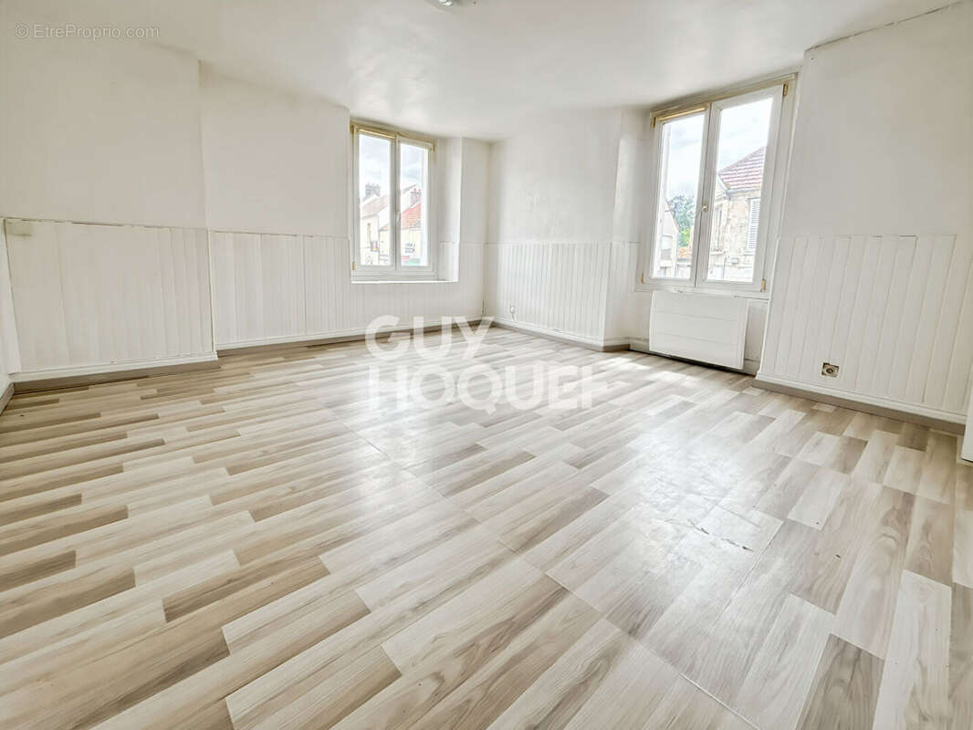 Appartement à FONTENAY-TRESIGNY