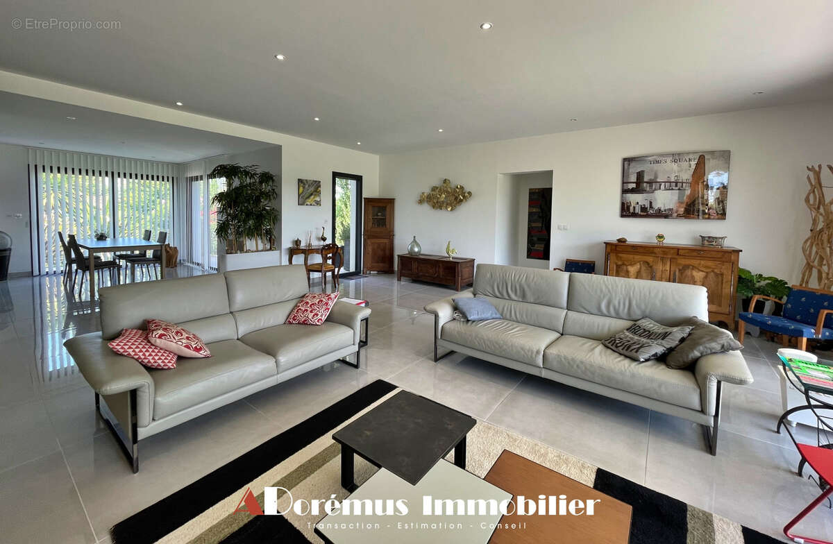 Maison à CAMBLANES-ET-MEYNAC