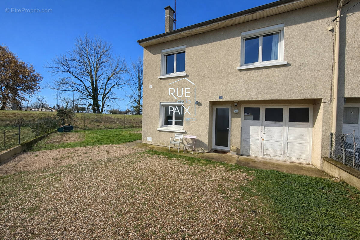 Maison à LENCLOITRE
