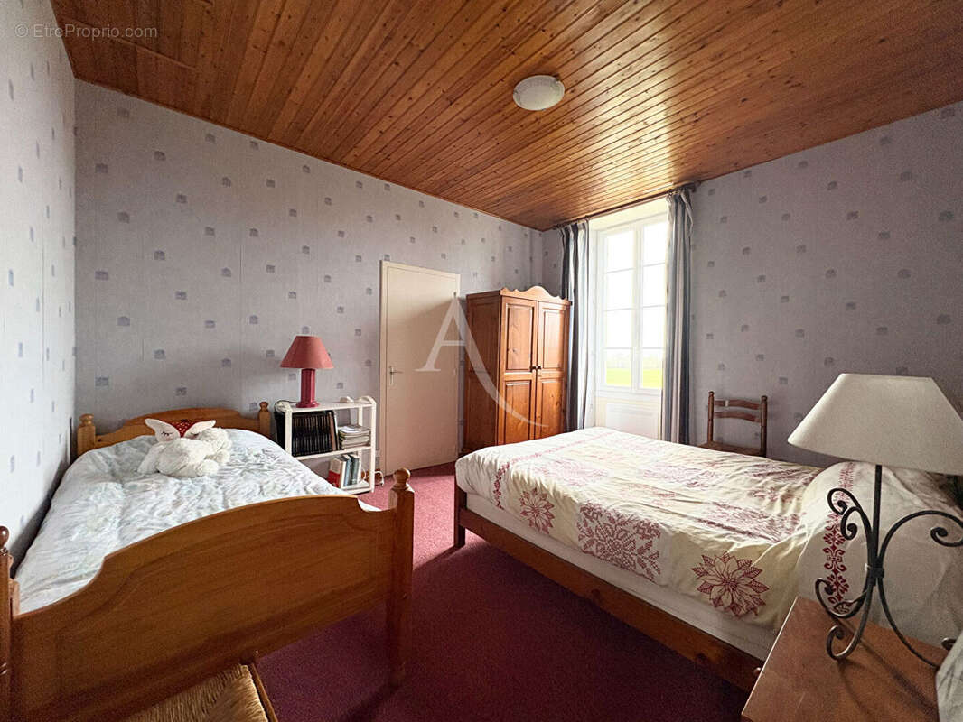 Maison à LE POIRE-SUR-VELLUIRE