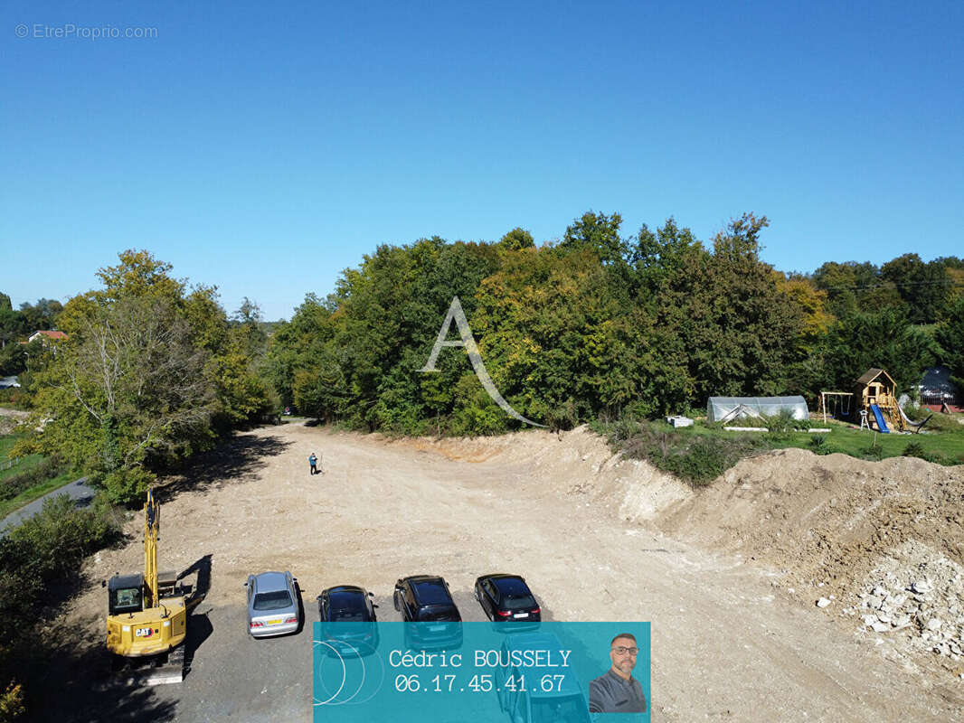 Terrain avec hangar  proche Saintes 275 m2 - photo 12
