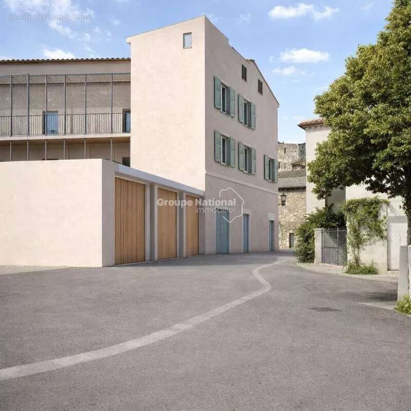 Appartement à PERNES-LES-FONTAINES