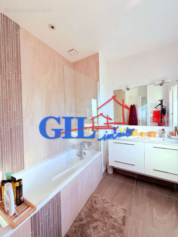 Maison à SAVIGNY-LE-TEMPLE