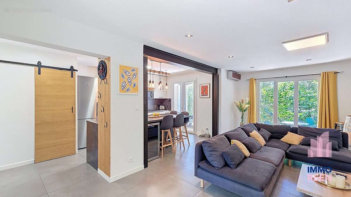 Maison à SIX-FOURS-LES-PLAGES