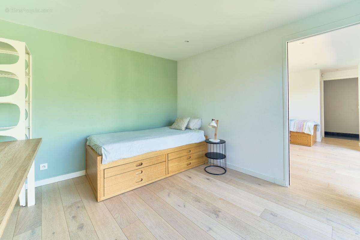 Maison à LE PUY-SAINTE-REPARADE