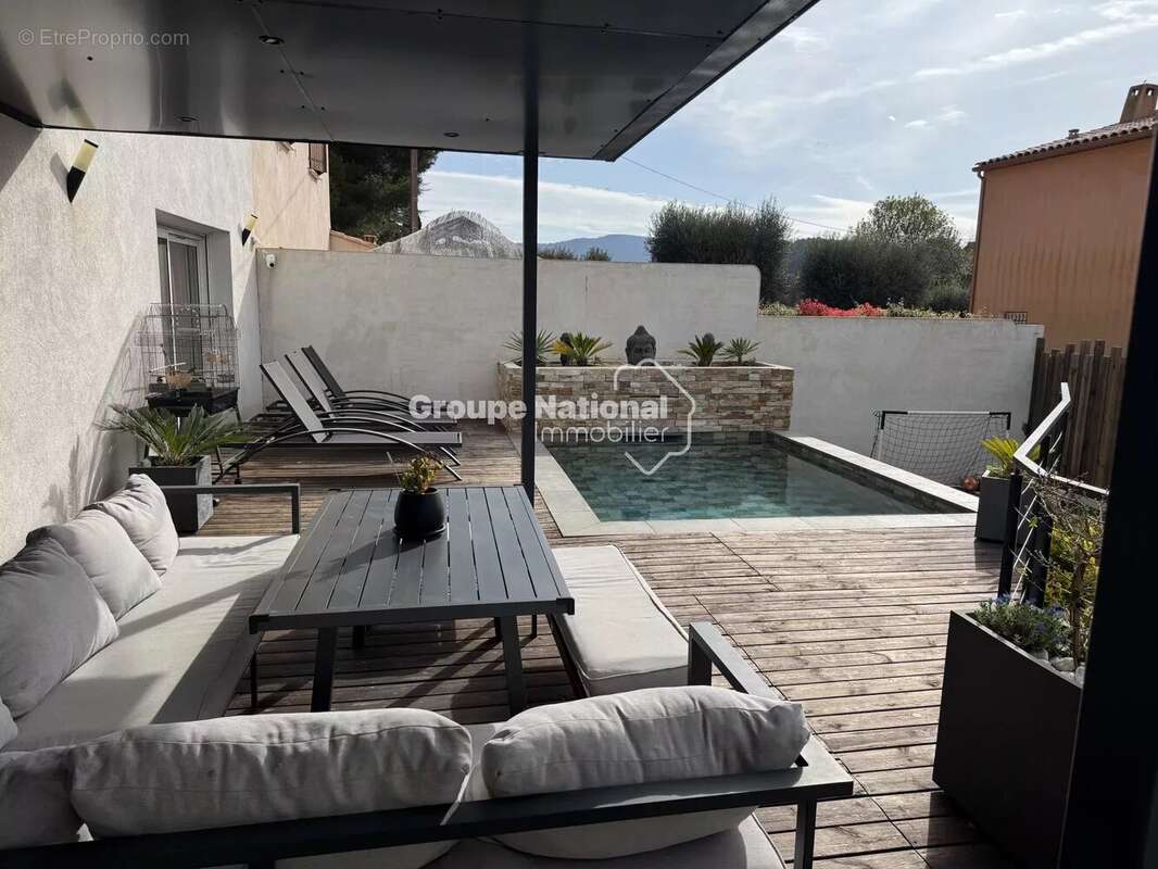 Maison à LE CASTELLET