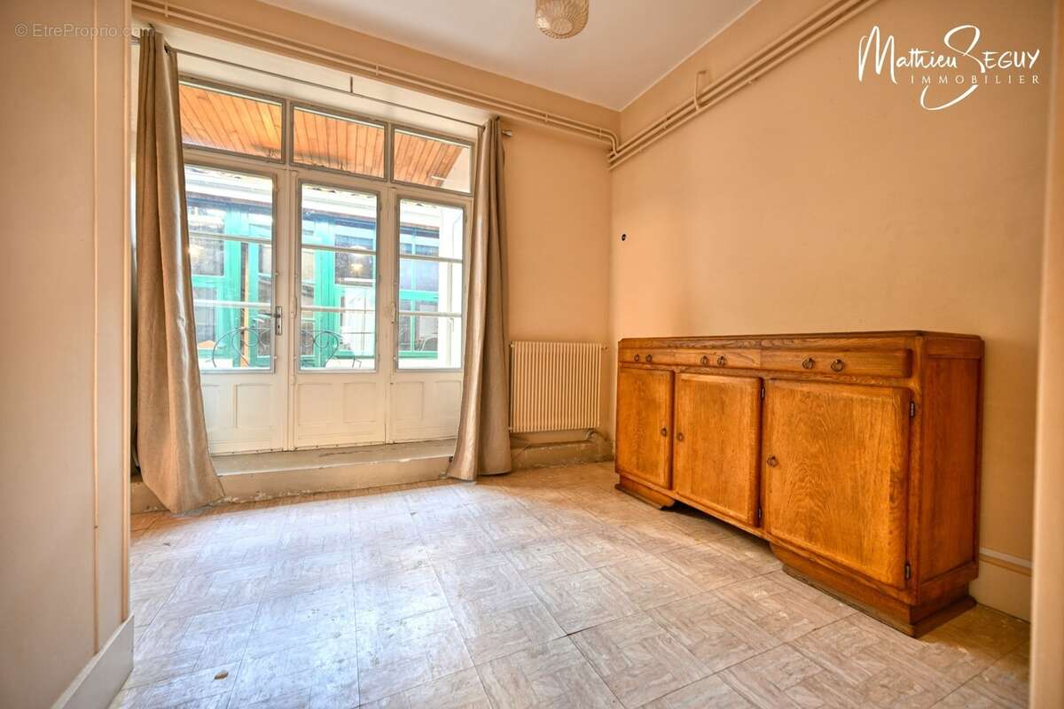Ancienne maison du menuisier avec son atelier au coeur du village de Millery - photo 19